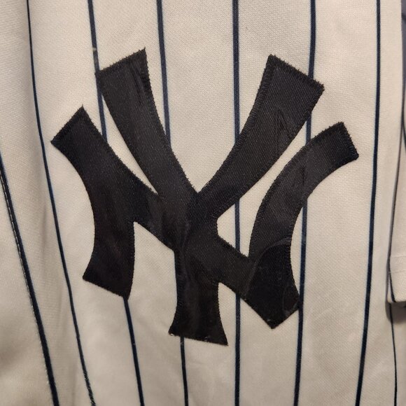 Autographed Yogi Berra New York Yankees Jersey with COA - Picture 8 of 12